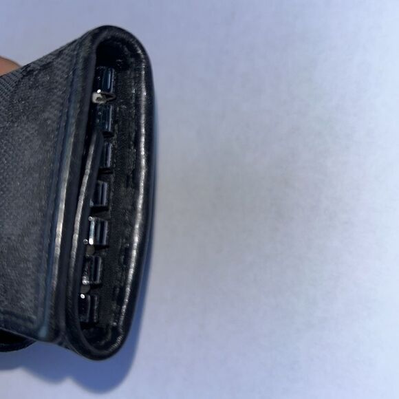 Authentic Vintage Gucci Black/Silver Keyholder - Picture 6 of 17